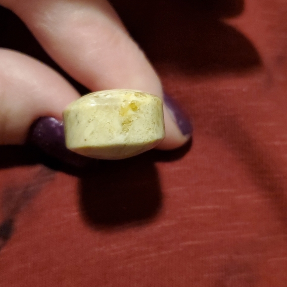 New Chrysanthemum Coral Essential Oils Pendant. - Picture 5 of 8